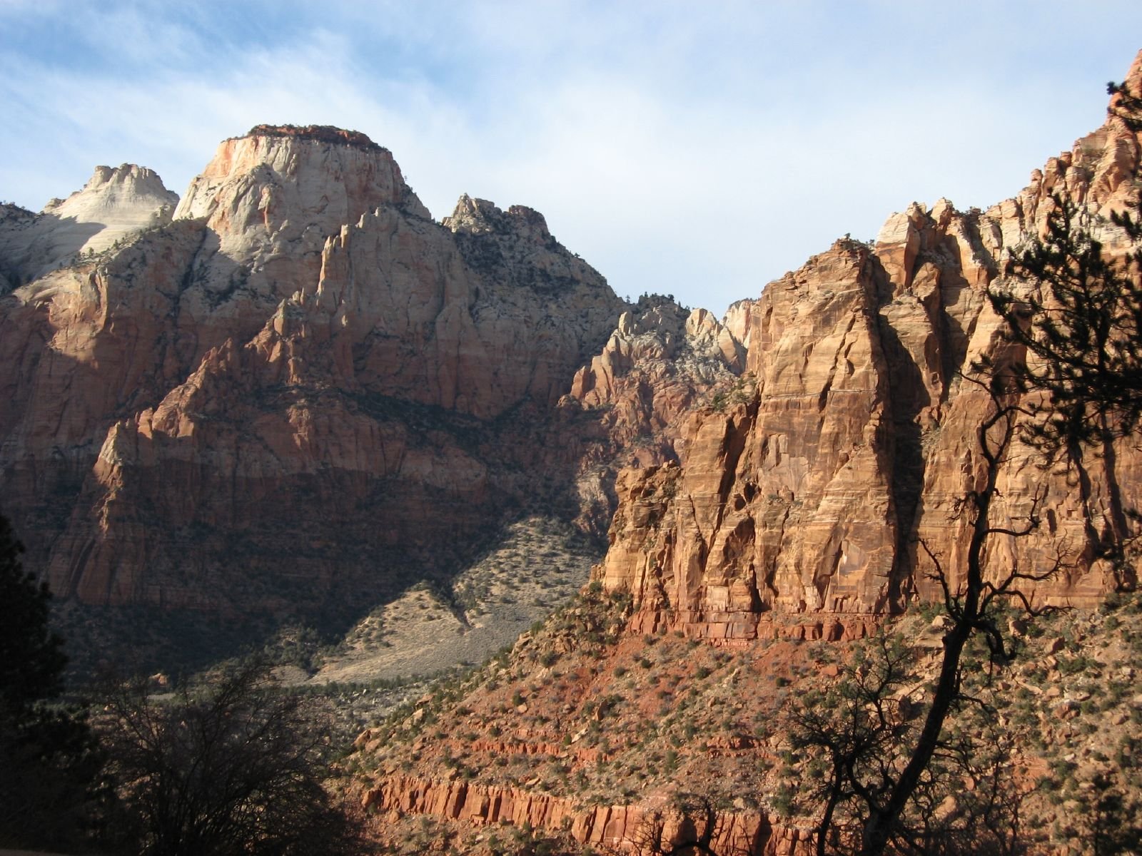 Zion-Mount_Carmel_Highway,_Zion_National_Park,_Utah_(2147526088)